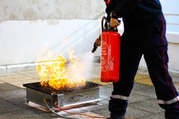 Exercice de sécurité incendie et financer sa formation avec AKTO