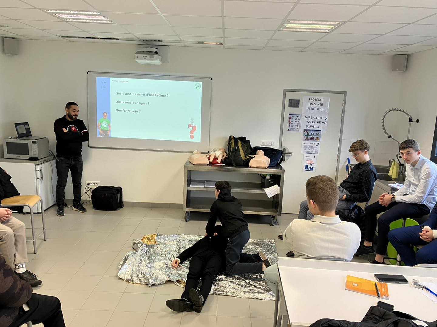 Formation sécurité en banque et assurance pour le MAC SST des collaborateurs.