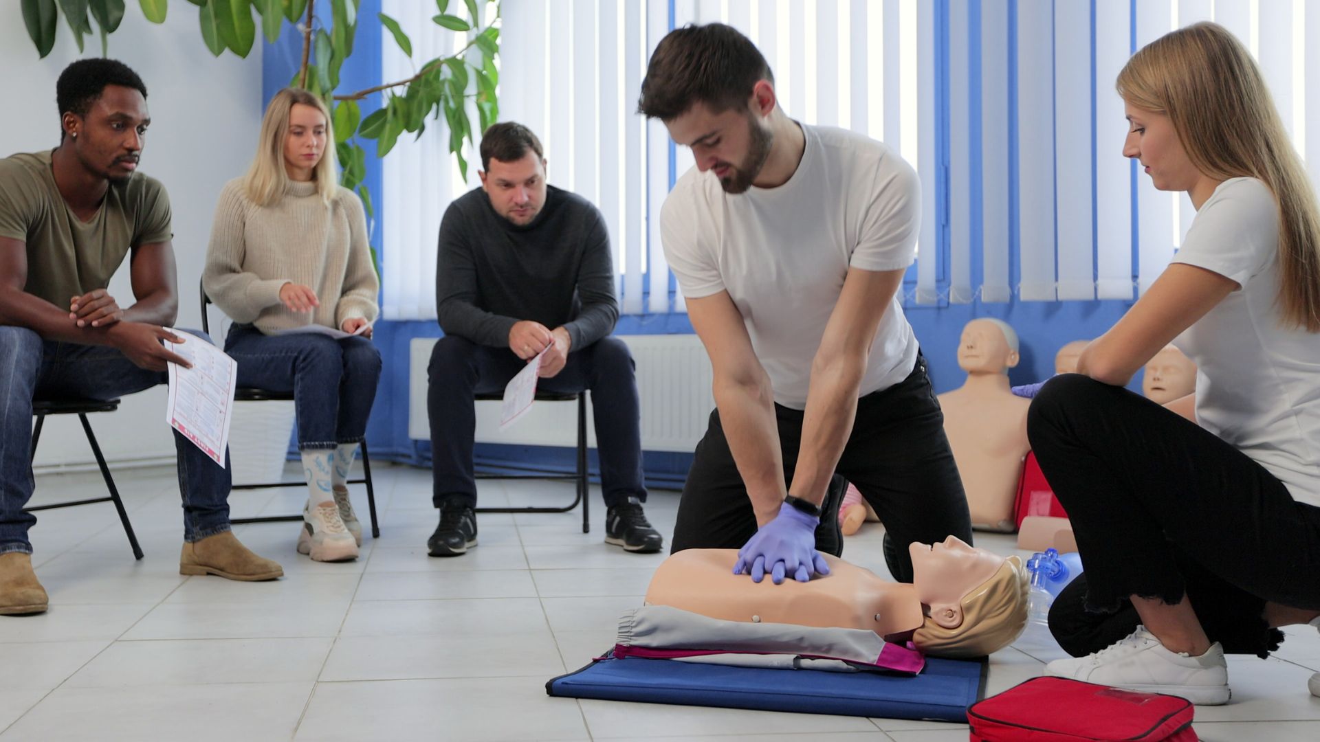 Financer ses formations avec l'OPCO 2i pour la SST en entreprise